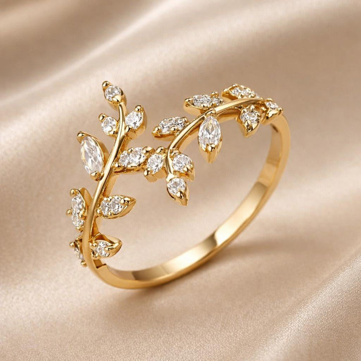 White Gold Zirconia Vine Ring