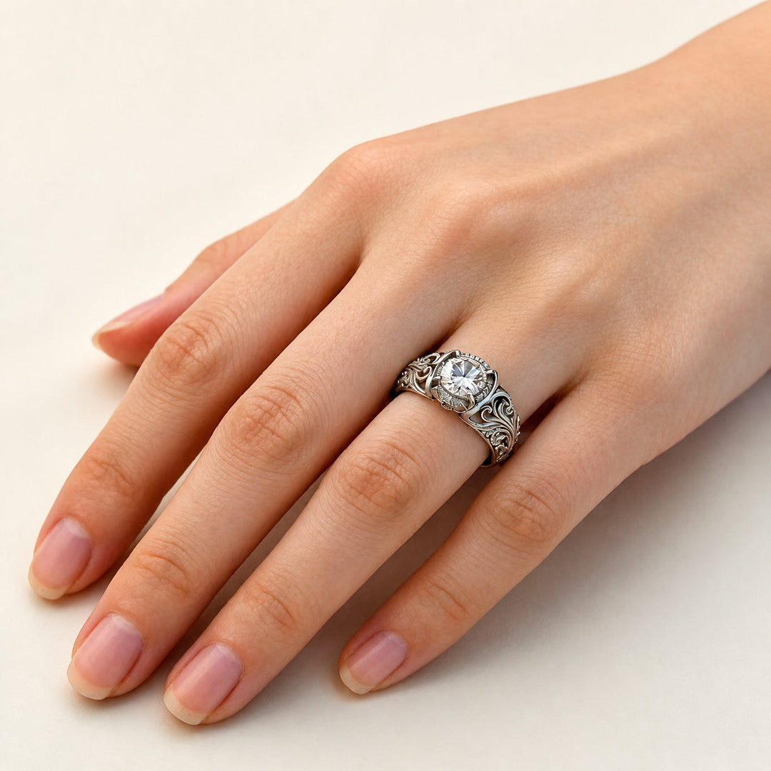 Edler Gravierter Zirkonia-Ring