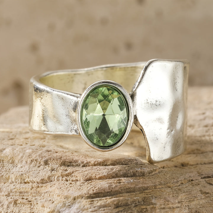 Strahlender Zirkonia-Ring im Landhaus-Stil