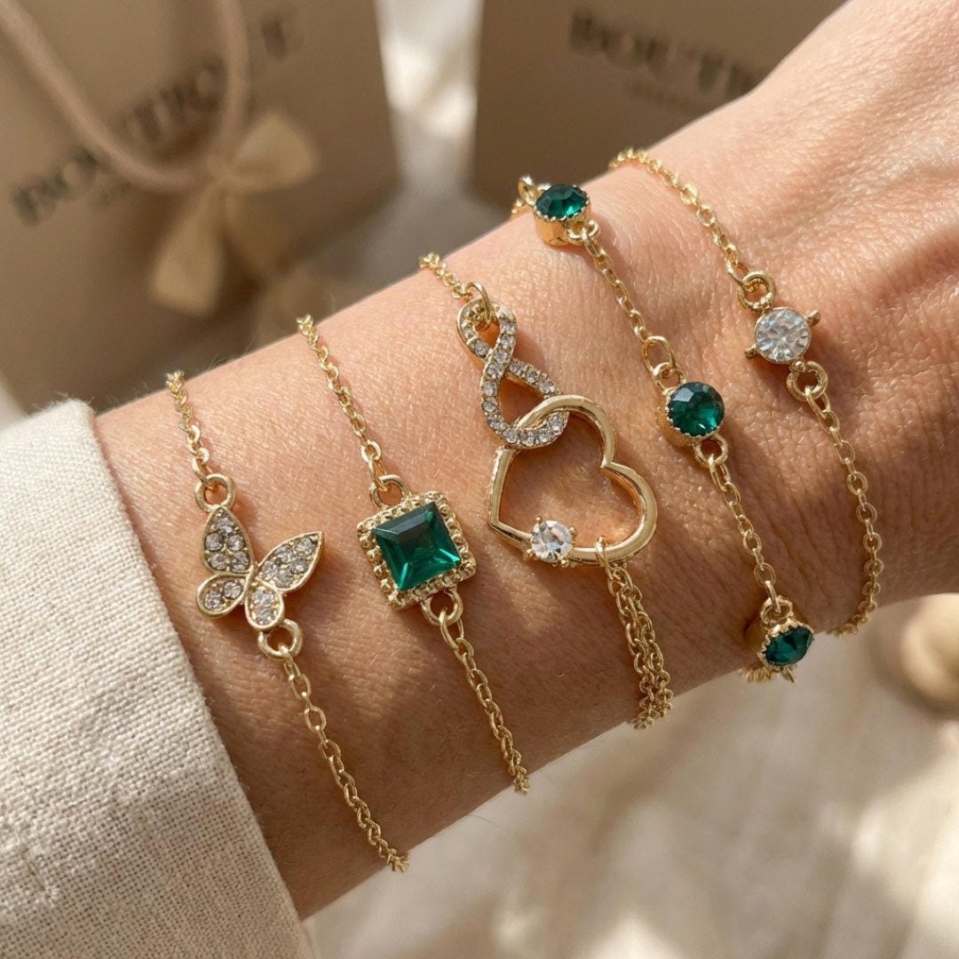 Hohles Herz Armband-Set mit grünem Kristallstein