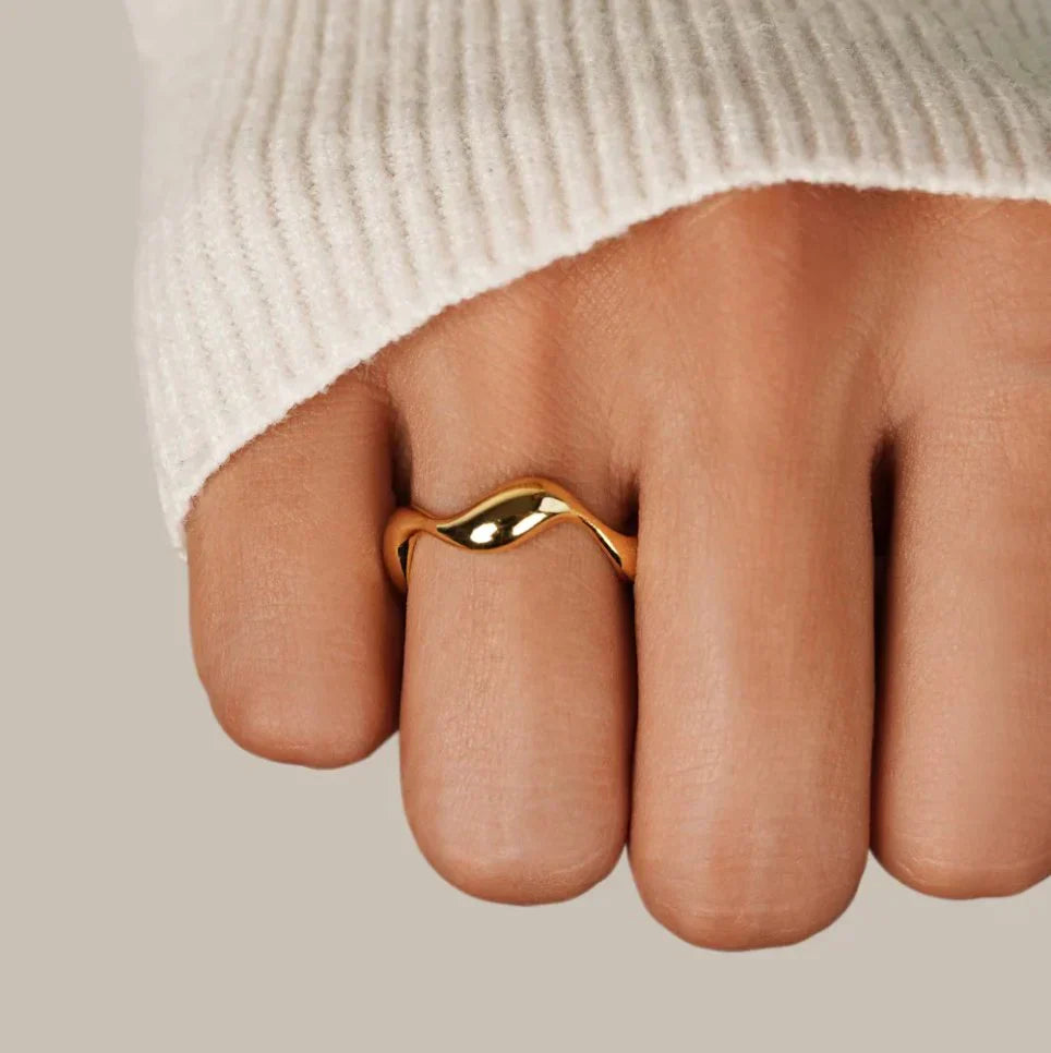 Elyra Smooth Flow Ring | Gold