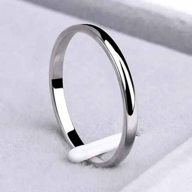 Schlichter Ring aus Gold und Silber