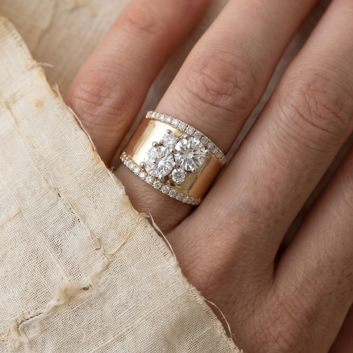Vintage glänzender Goldring mit Zirkonia