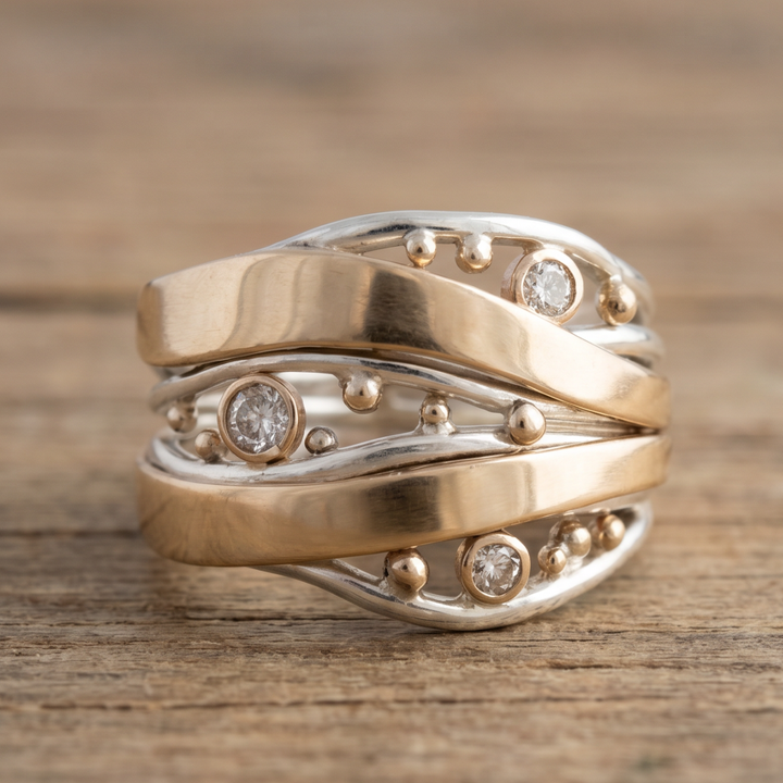 Wavy Gold Zirconia Ring in Vintage Style