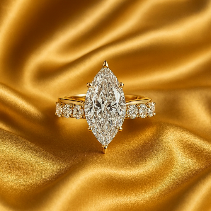 Goldring mit Marquise-Diamant