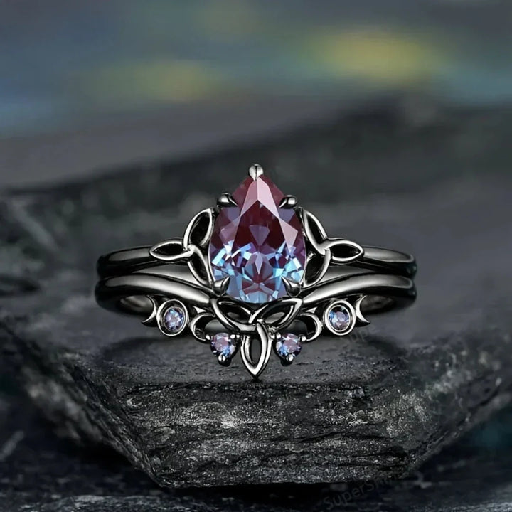 Ring mit Amethyst-Schichten