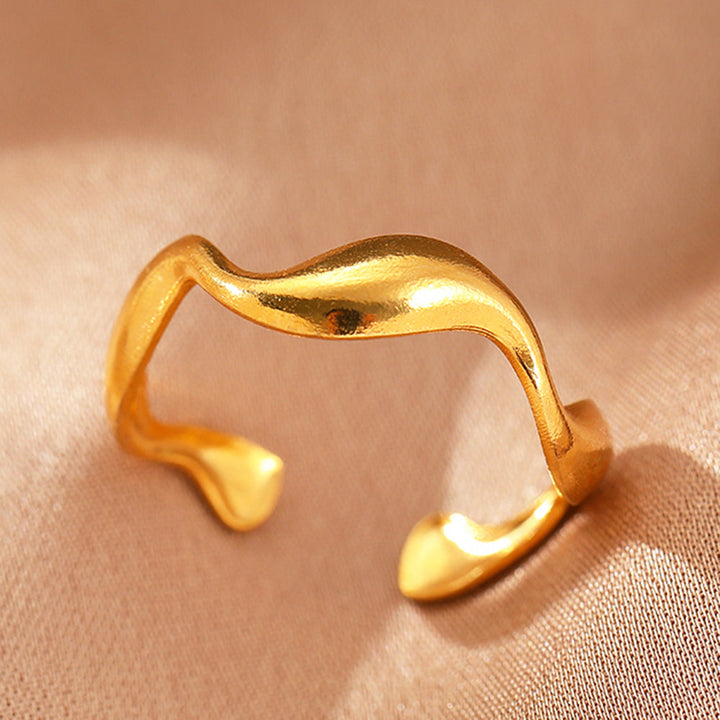 Elyra Smooth Flow Ring | Gold