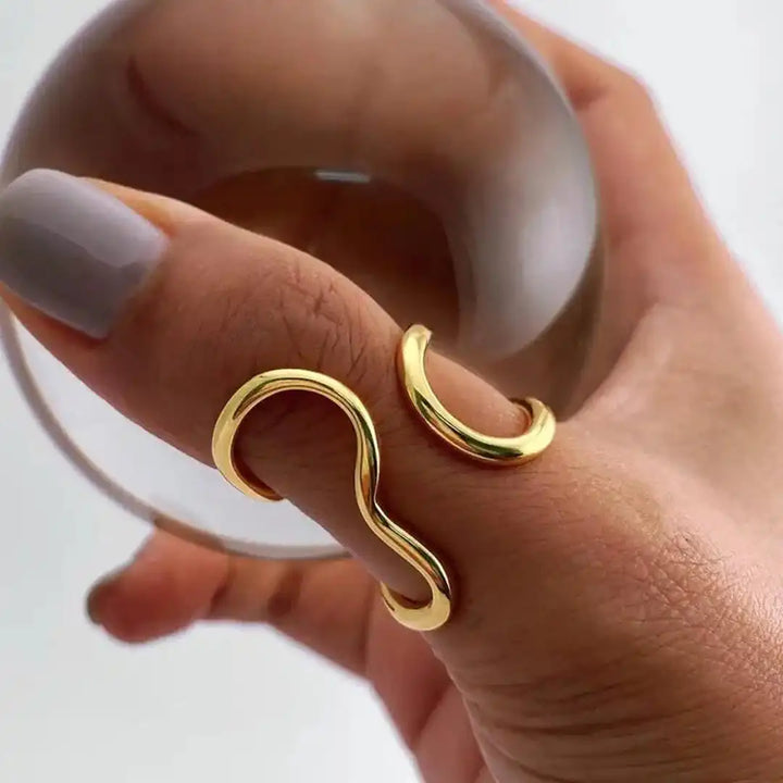 Verstellbarer goldener Enchant-Ring