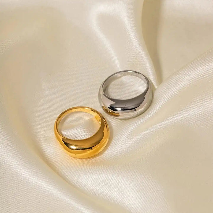 Zeitloser goldener Bogen-Ring
