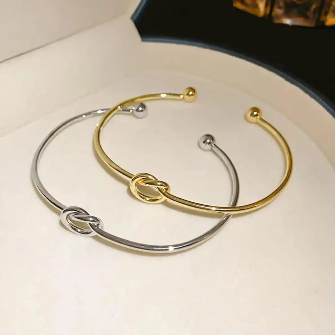 Goldenes verstellbares Knoten-Armband