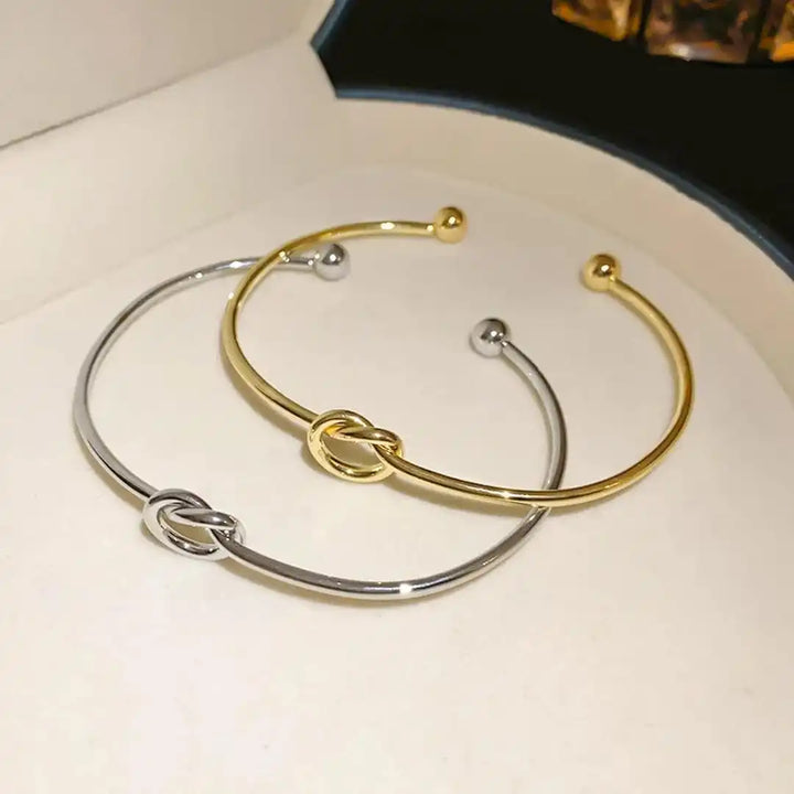 Goldenes verstellbares Knoten-Armband