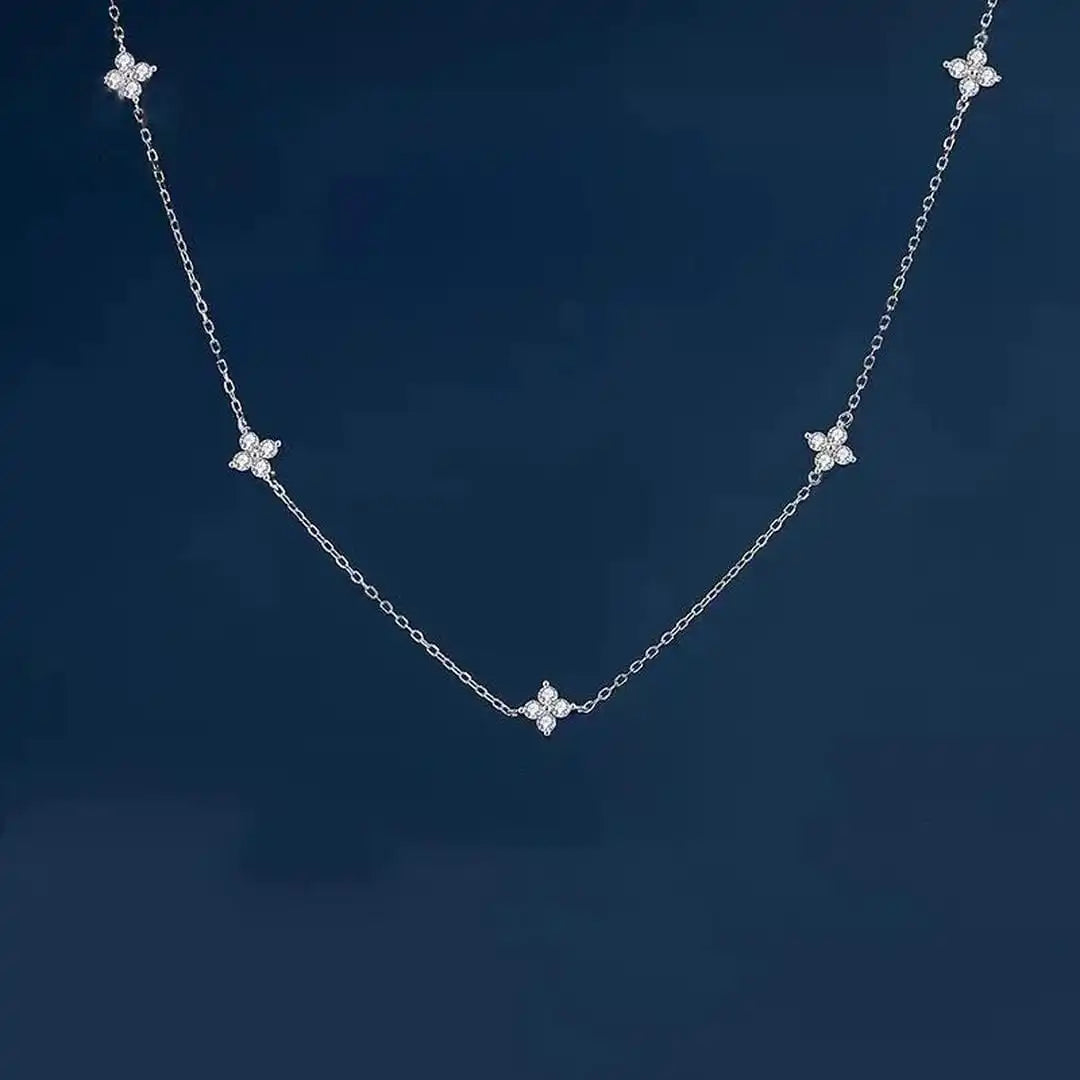 Prächtige Blüten-Halskette mit eingelegtem Zirkonia