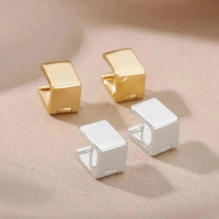 Goldene geometrische eckige Ohrringe