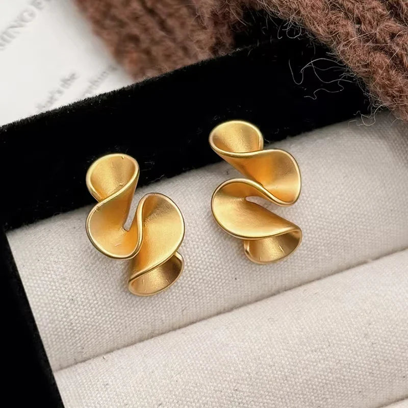 Blüten-Ohrstecker aus Sterlingsilber mit 18K Gold
