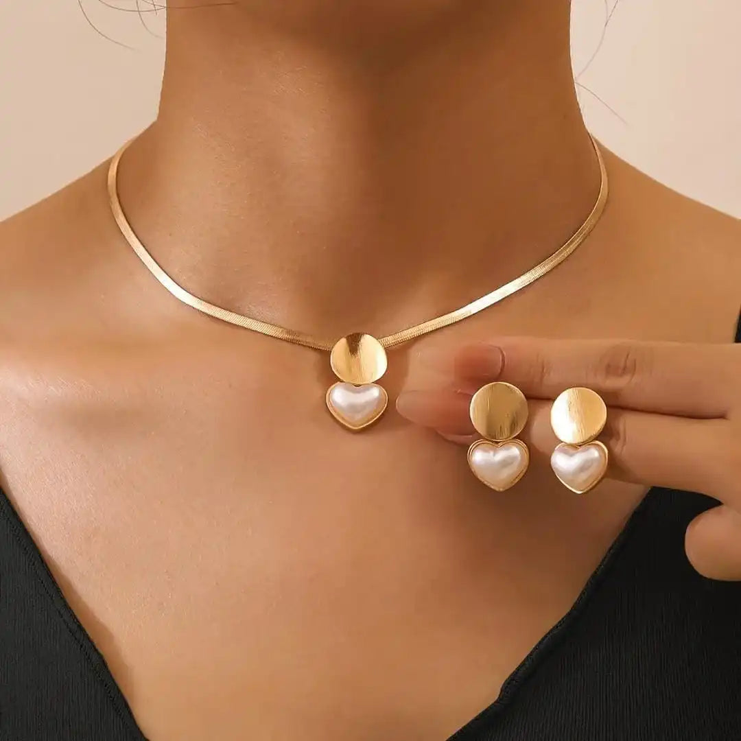Vintage Gold Herz Halsketten- und Ohrringe-Set
