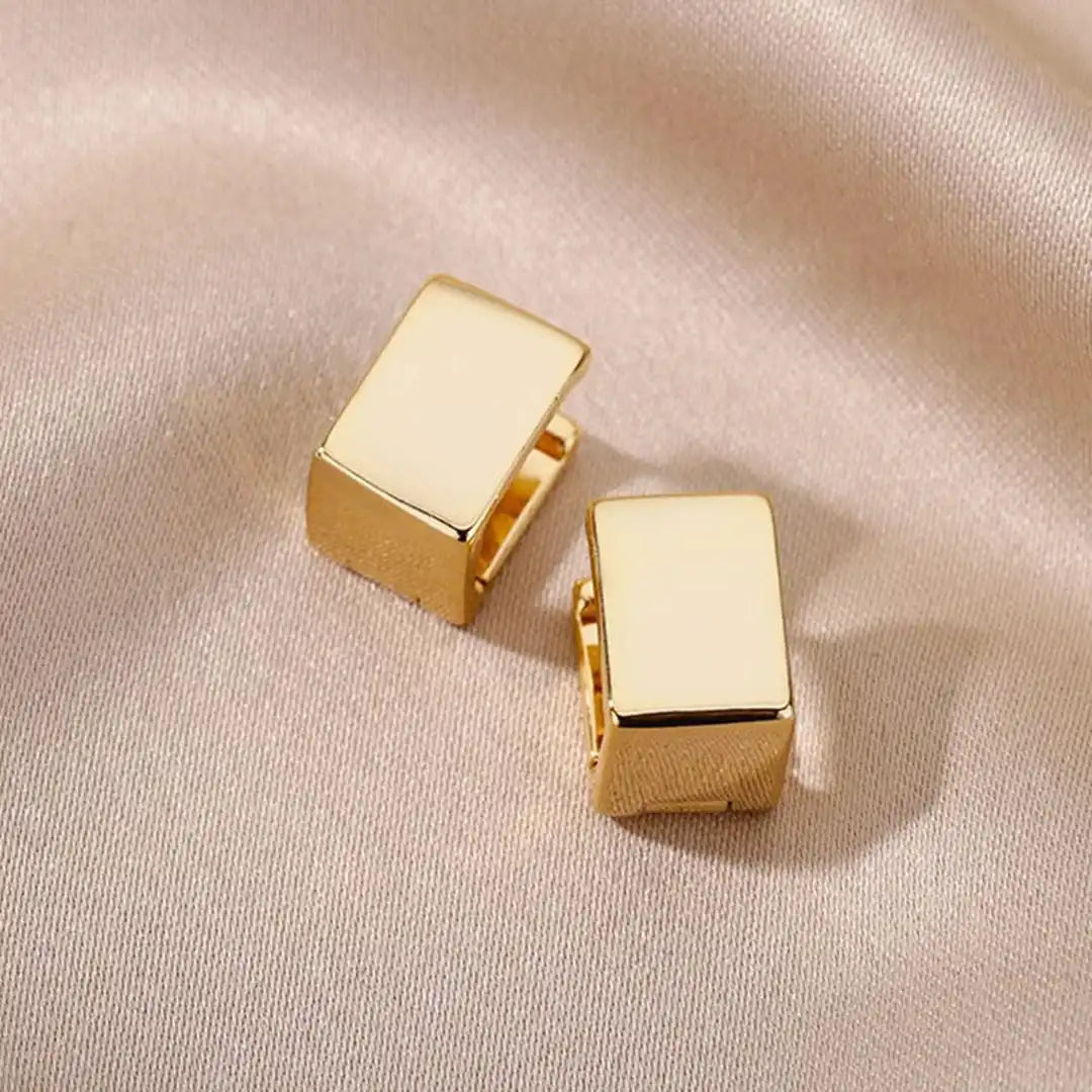 Goldene geometrische eckige Ohrringe