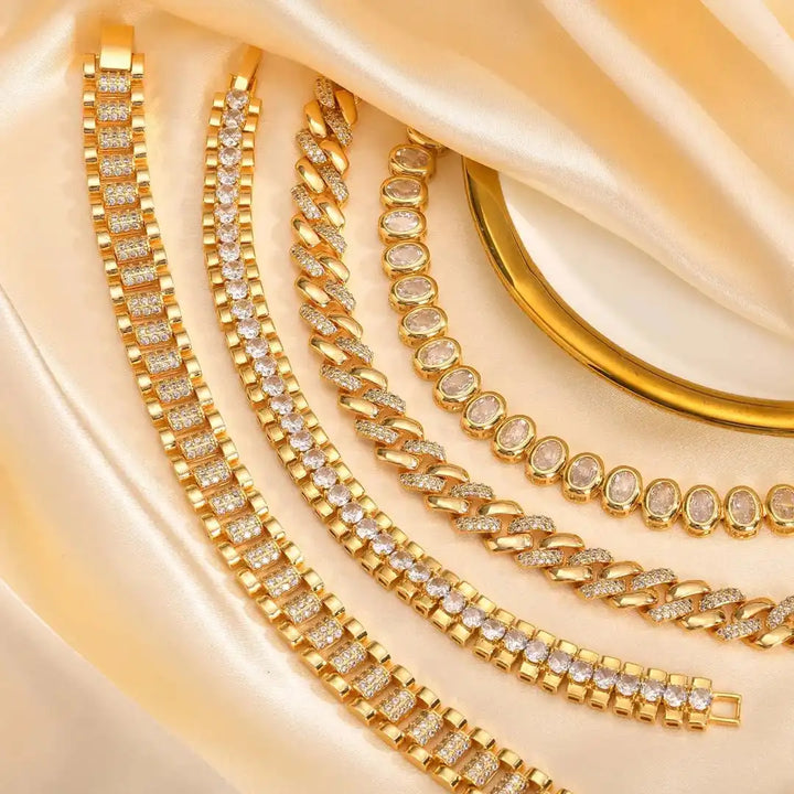 Verstellbares goldenes massives Zirkonia-Armband-Set