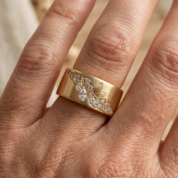 Exquisiter goldener Zirkonia Blatt Ring