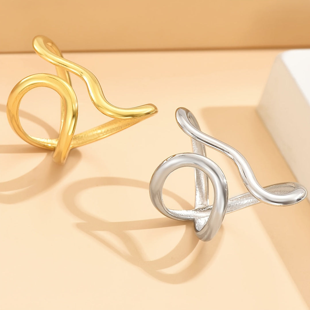 Chic Ring mit asymmetrischer Welle