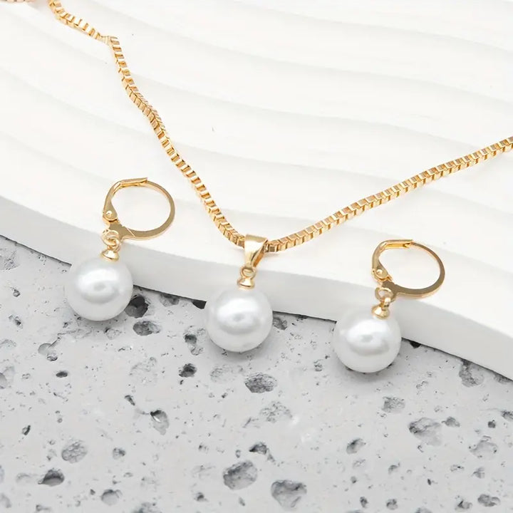 Elegant Graceful Pearl Necklace Set