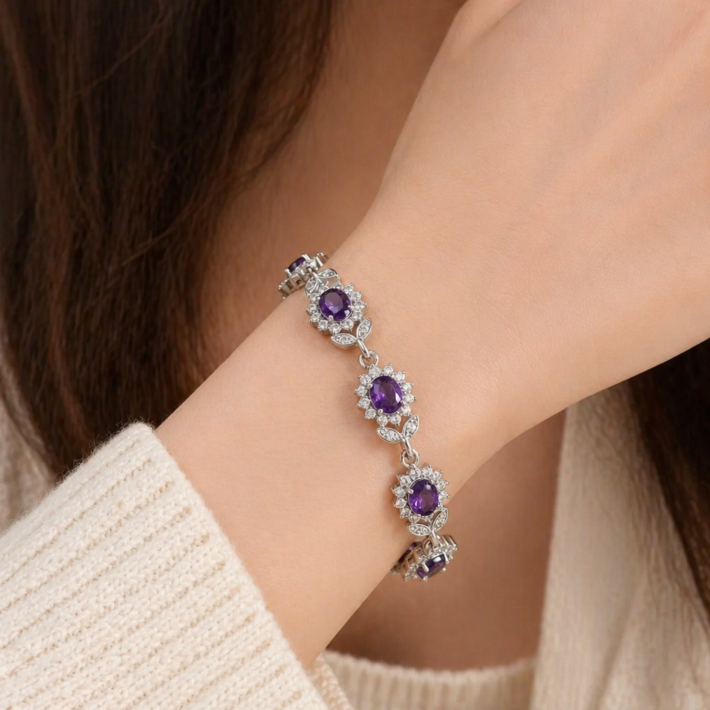 Elegantes botanisches Weißgold-Armband