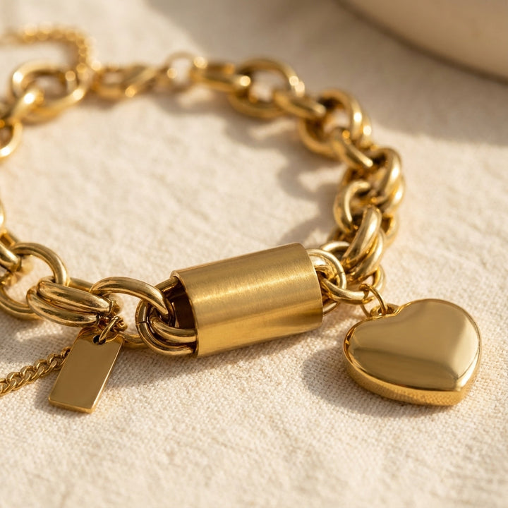 Goldenes massives Armband